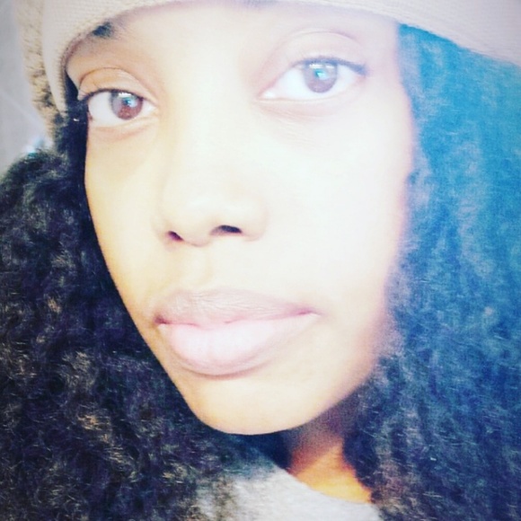 Meet your Posher, Cynthia - Picture 2 of 6